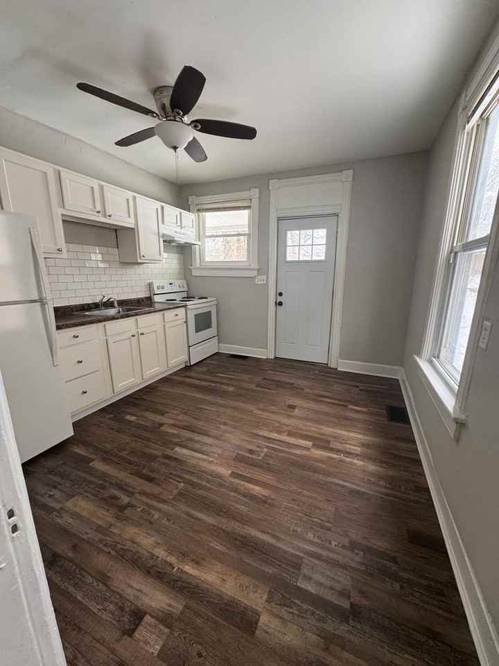 232 Cleveland Ave - Photo 3 of 9