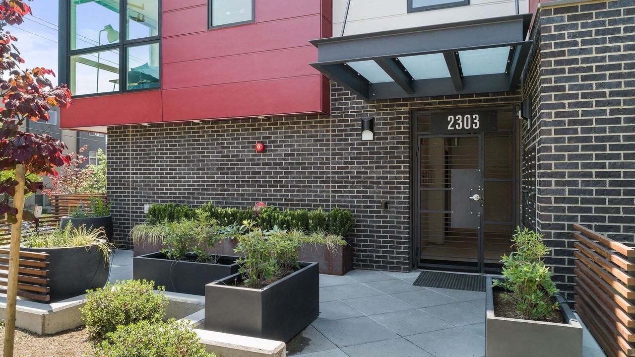 Franklin Station Apartments - Photo 3 of 8