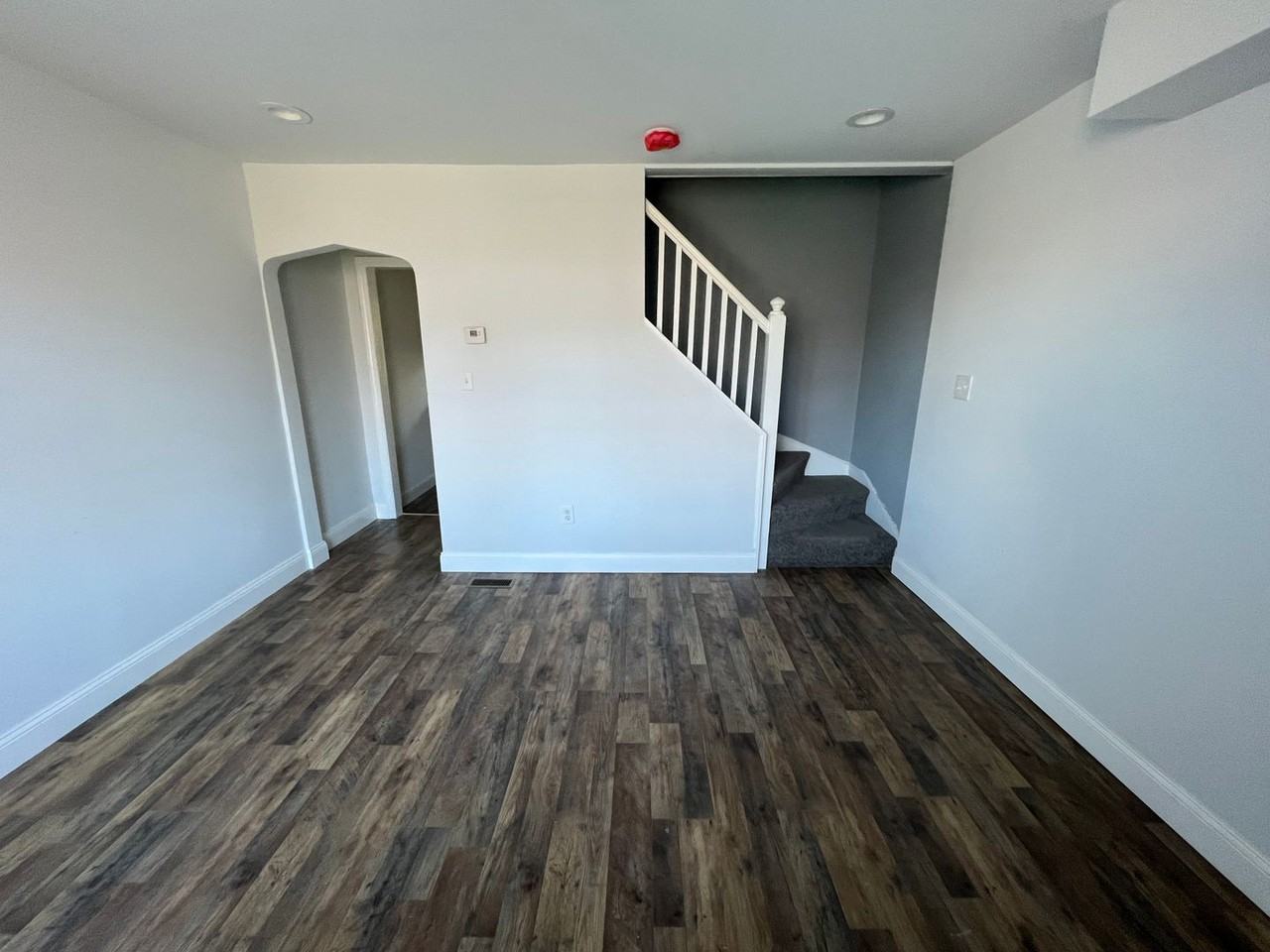 319 Pine St - Photo 2 of 12