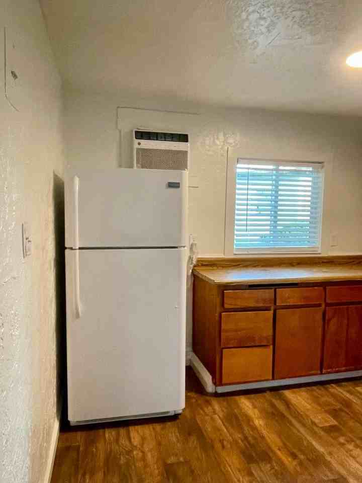 Westside Apartments - Photo 4 of 39