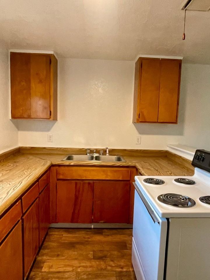 Westside Apartments - Photo 5 of 39