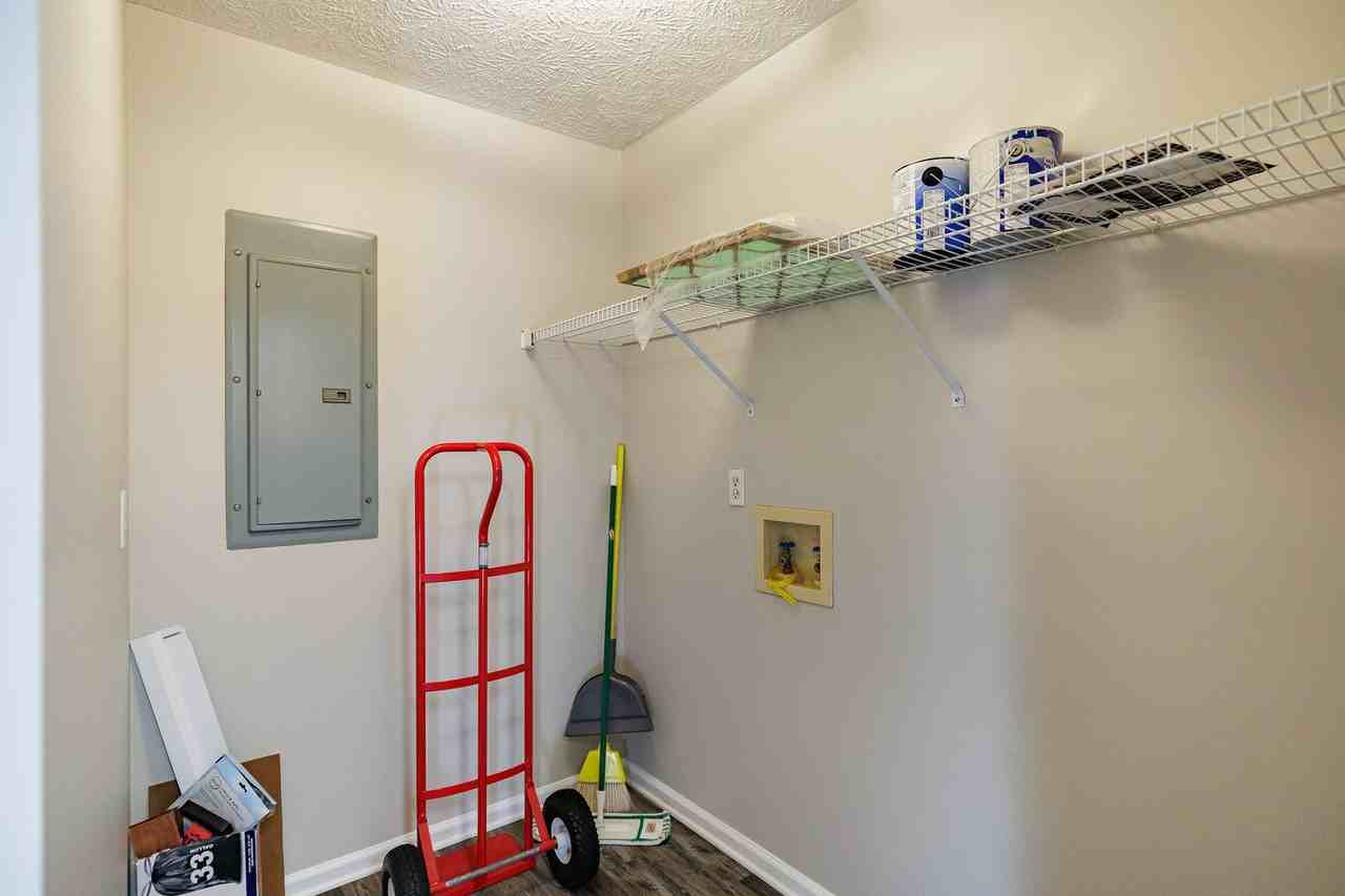 1160 Grayson Ln - Photo 3 of 21
