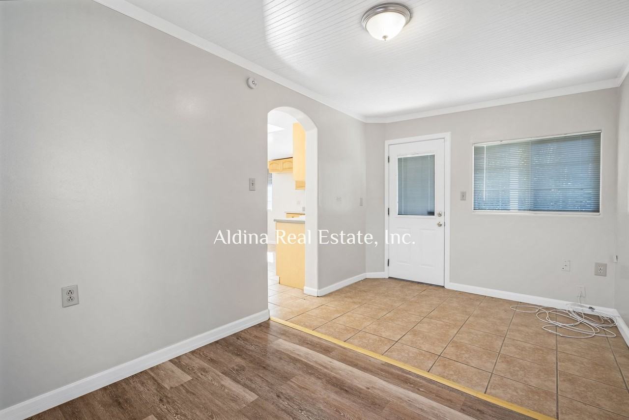 30A Hawthorne Ave - Photo 2 of 20