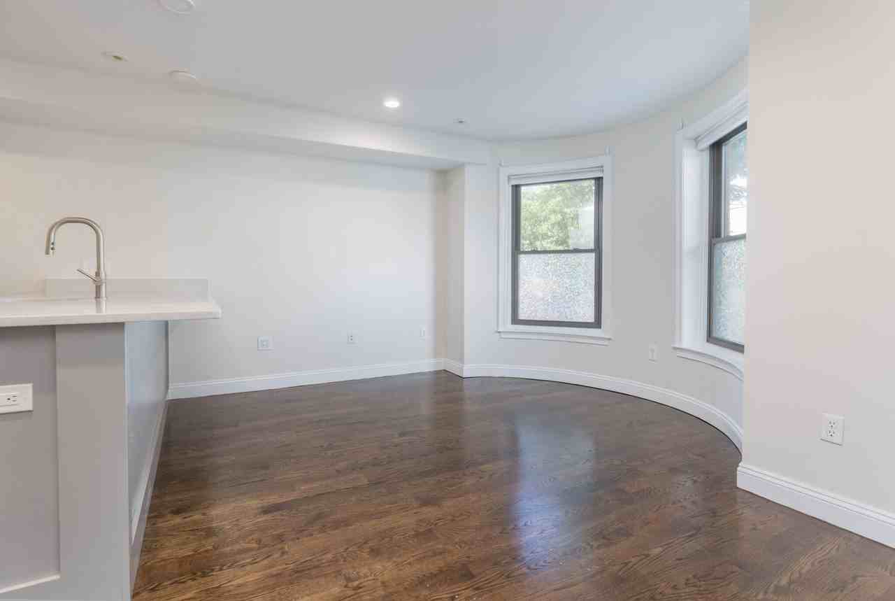 106 Hammond St - Photo 6 of 12