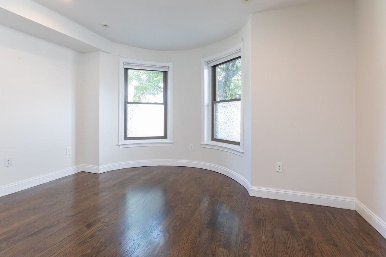 106 Hammond St - Photo 7 of 12