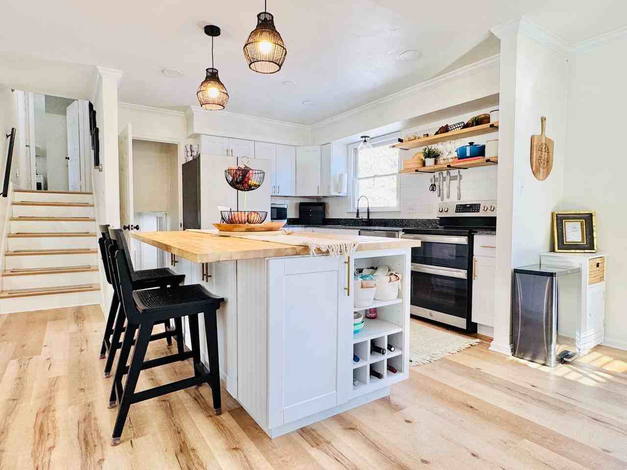 1101 Harbour Dr - Photo 7 of 33