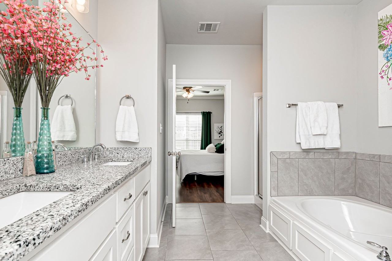 8110 Stonelake Ave - Photo 3 of 12