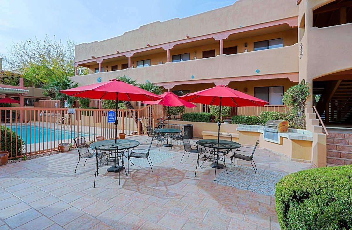 278 South Tegner Street - Photo 4 of 32