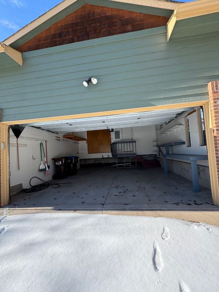 1050 Park West Dr - Photo 3 of 25