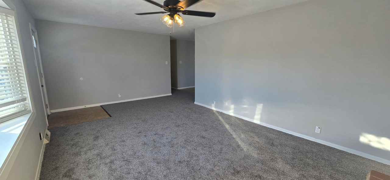 122 Nevada Dr - Photo 4 of 23