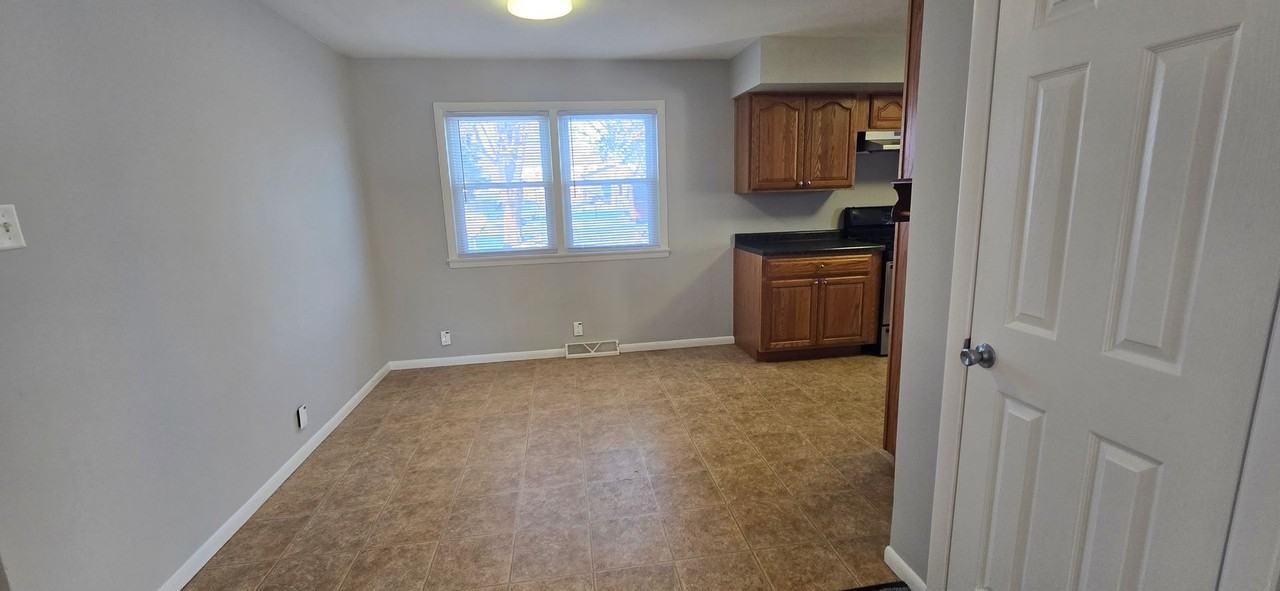 122 Nevada Dr - Photo 5 of 23