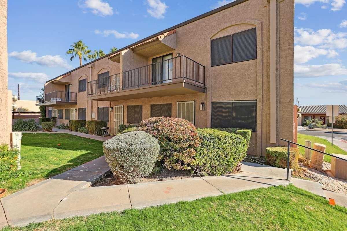 890 N Poppy St - Photo 7 of 25