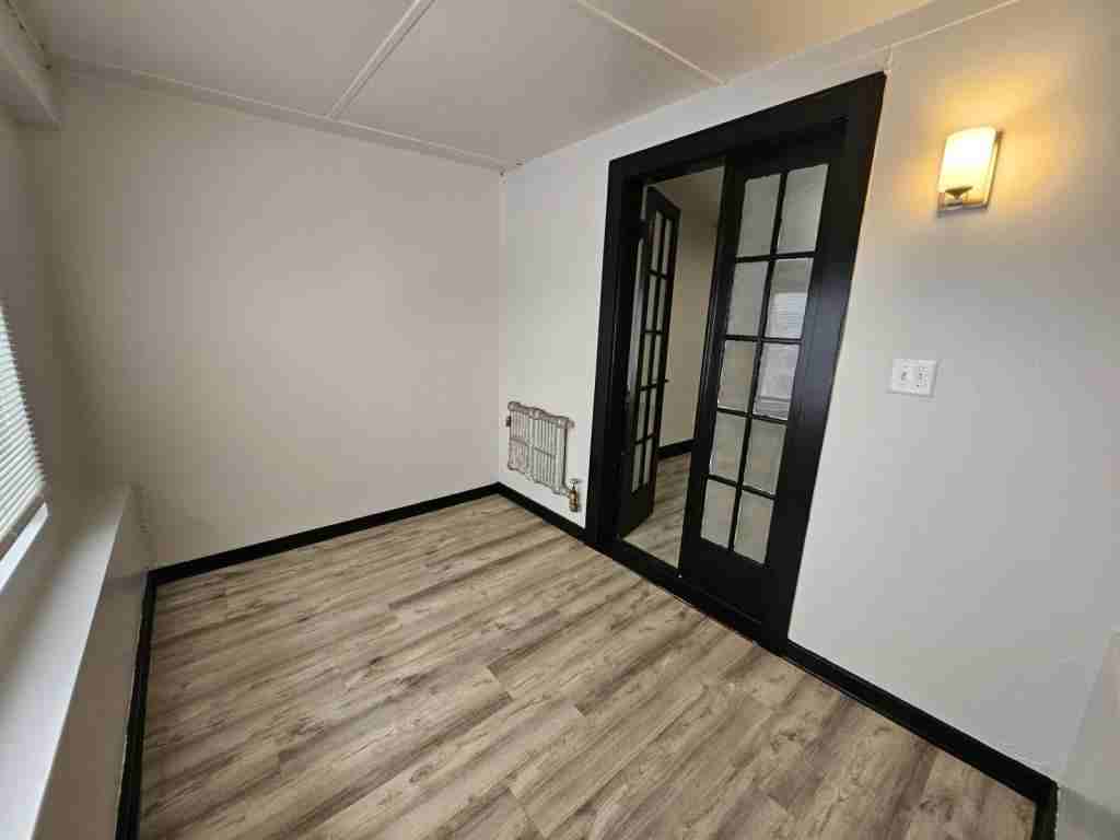 947 Maple Ave - Photo 4 of 8