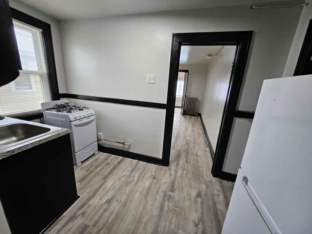 947 Maple Ave - Photo 7 of 8