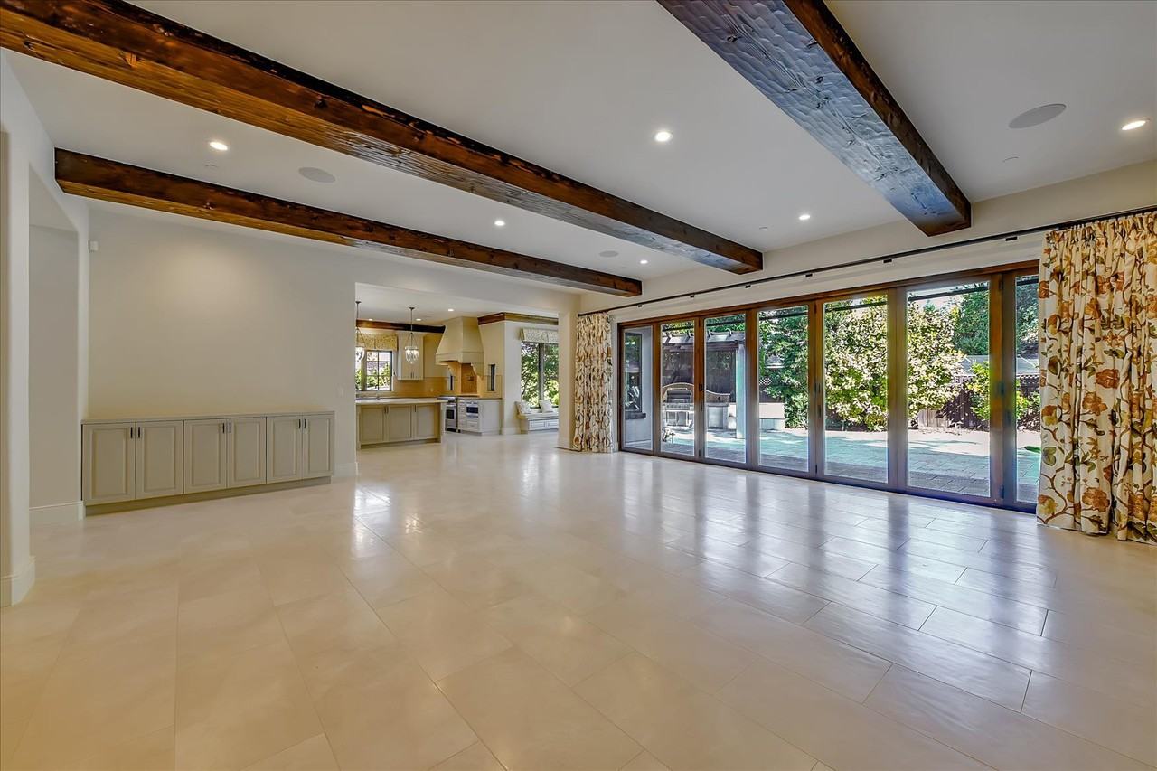 1402 Lupton Ave - Photo 3 of 50