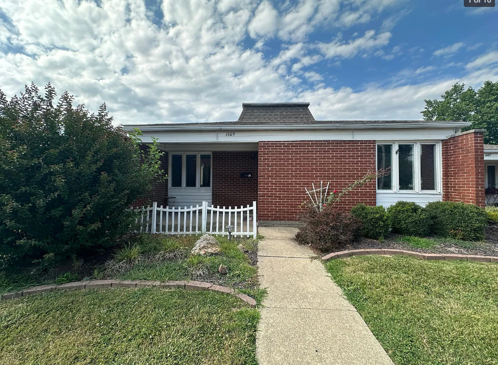 1609 Cedar St - Photo 3 of 8