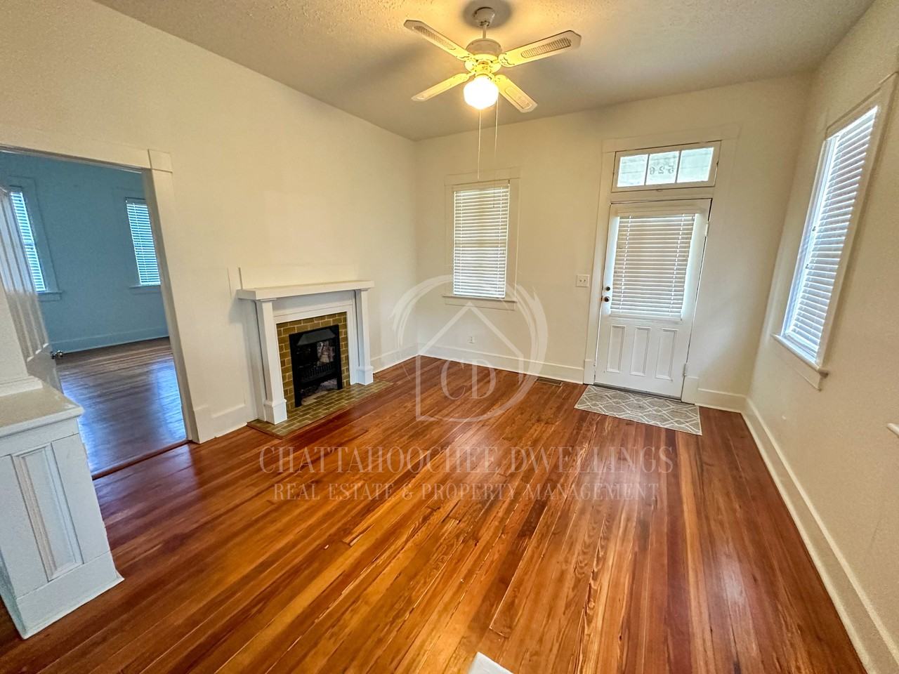 526 Front Ave - Photo 3 of 7