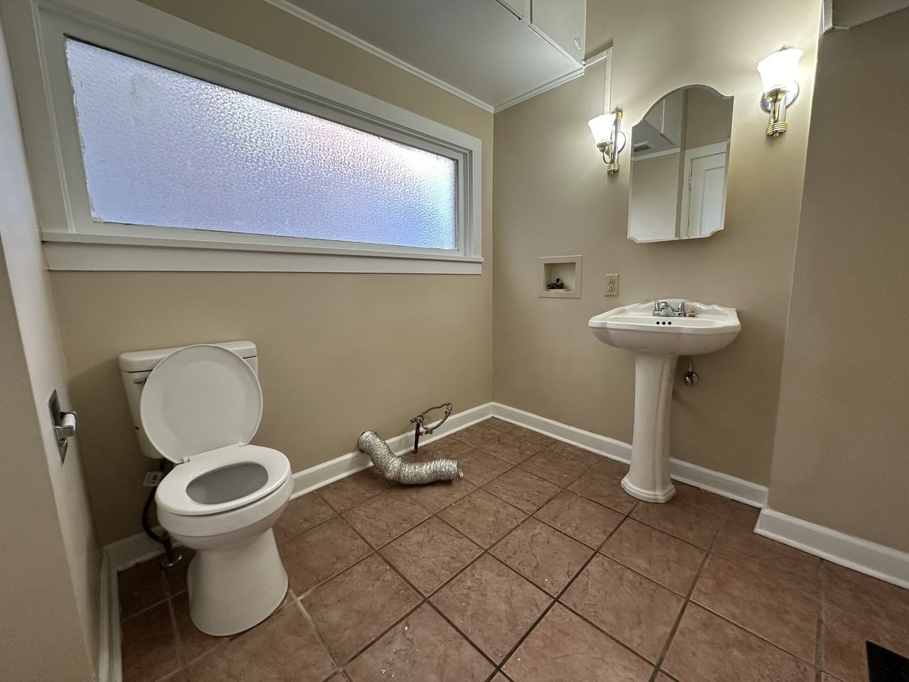 975 N Church St - Photo 2 of 17