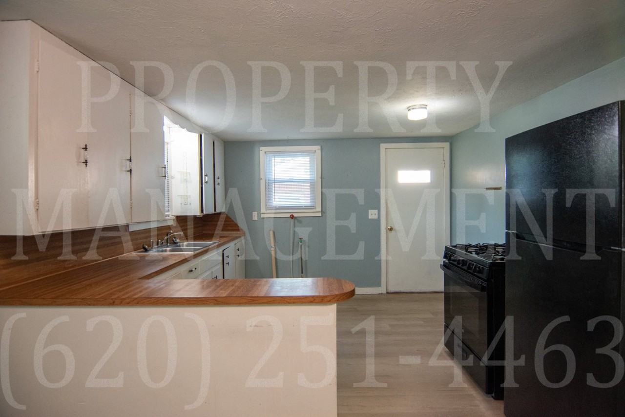 118 W Jackson St - Photo 2 of 24