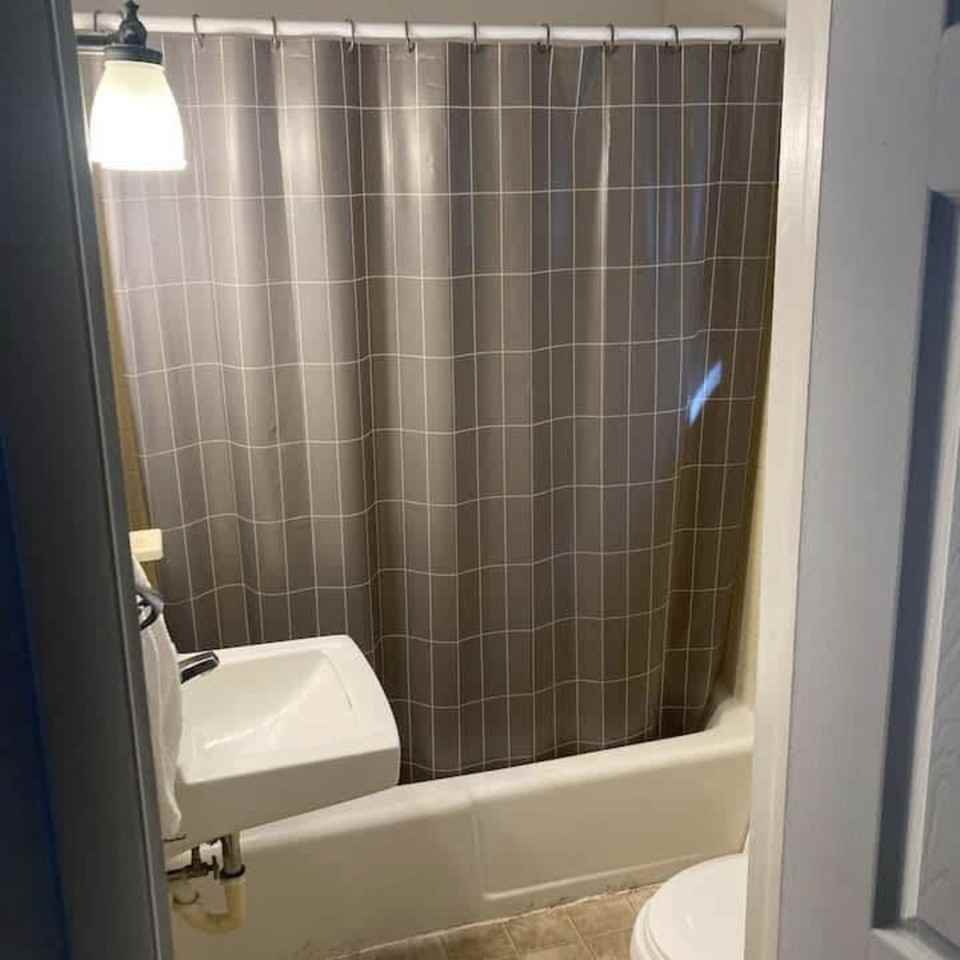 5104 Fairfield Rd #8 - Photo 7 of 8