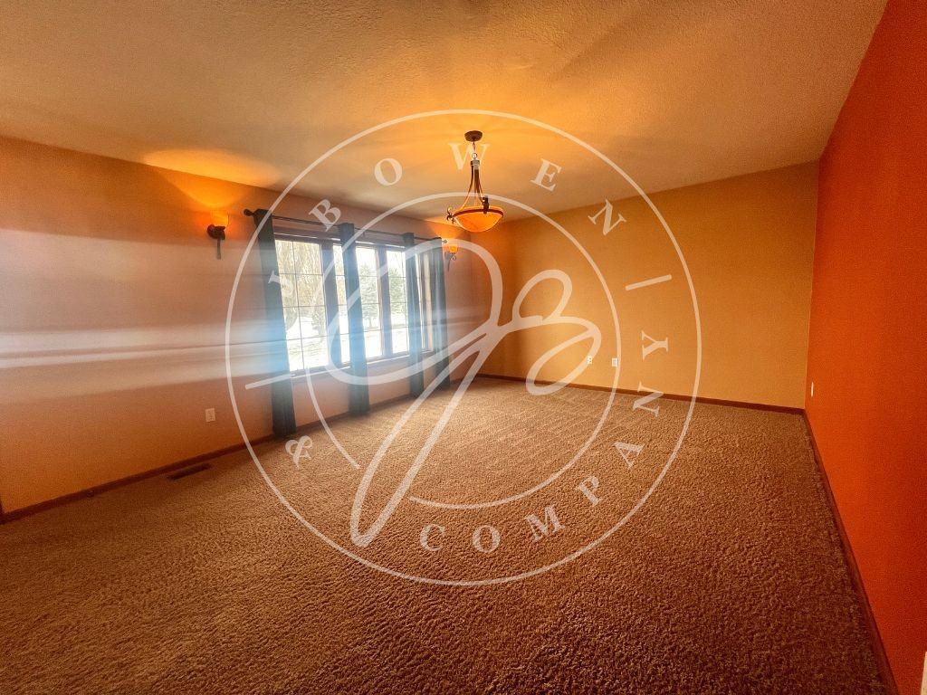 6110 Suffolk Ln - Photo 3 of 16