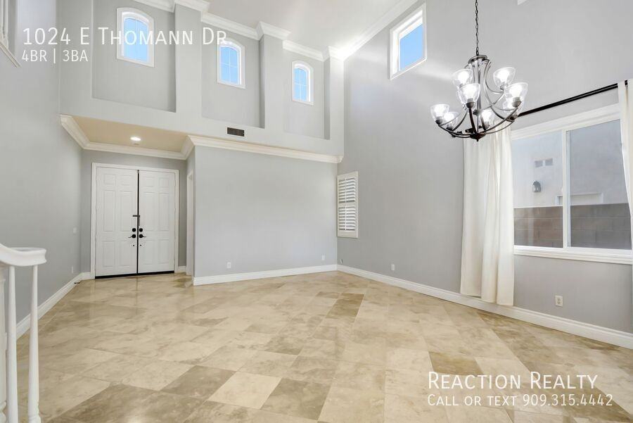 1024 E Thomann Dr - Photo 3 of 32