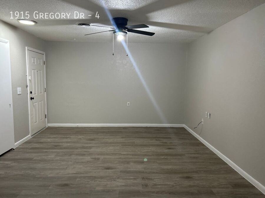 1915 Gregory Drive #4 - Photo 2 of 11