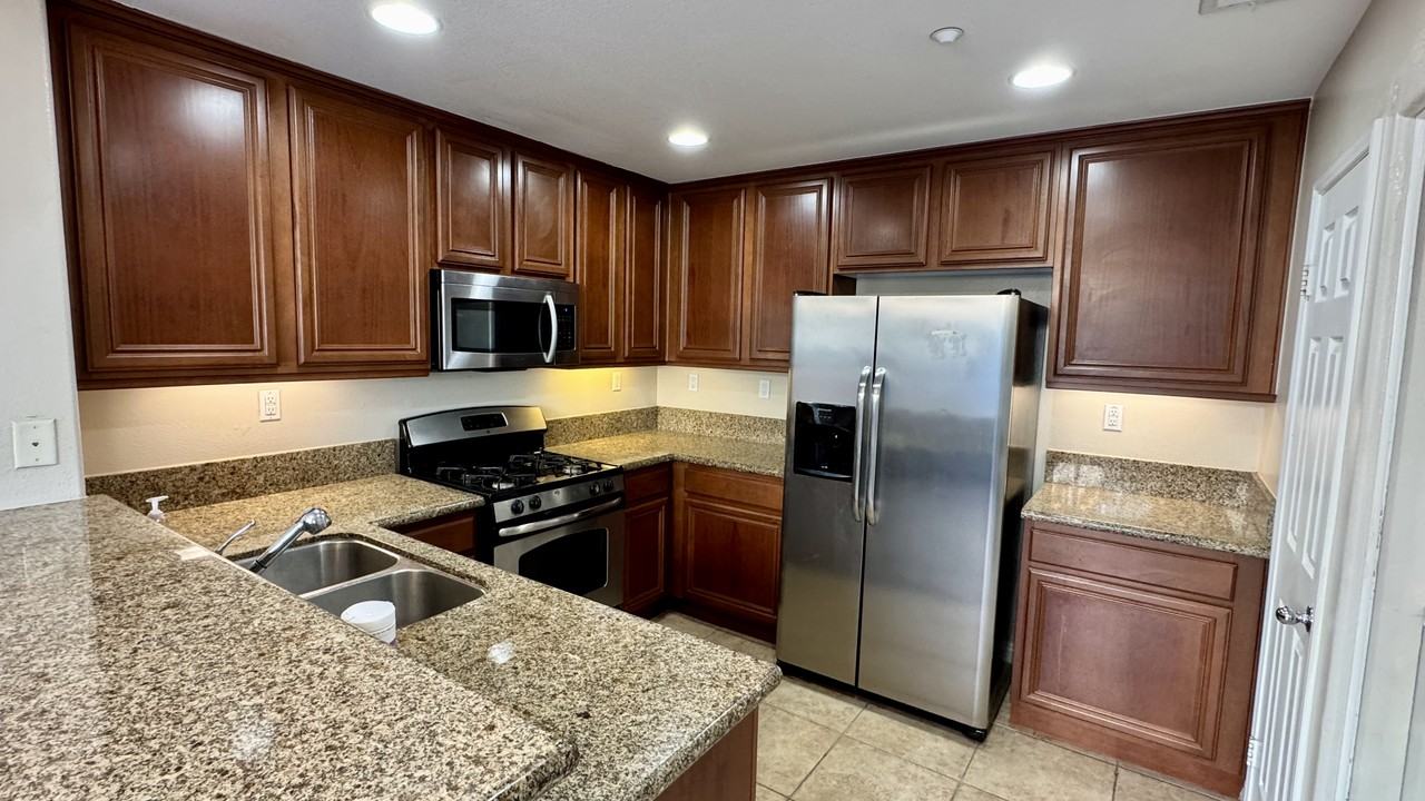 31169 Strawberry Tree Lane - Photo 4 of 24