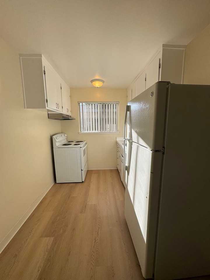 925 N Bayshore Rd W #6 - Photo 6 of 16