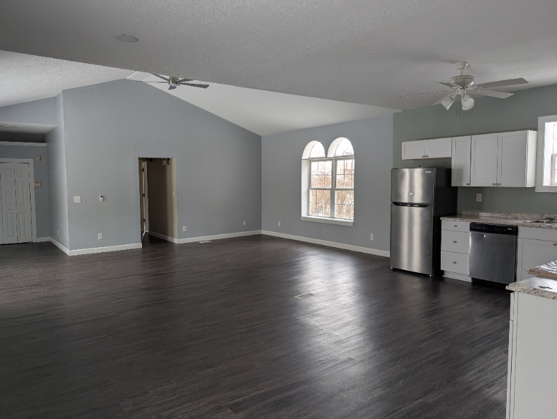 420 Vine St - Photo 3 of 11