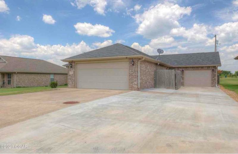 1253 Matthew Cir - Photo 2 of 20