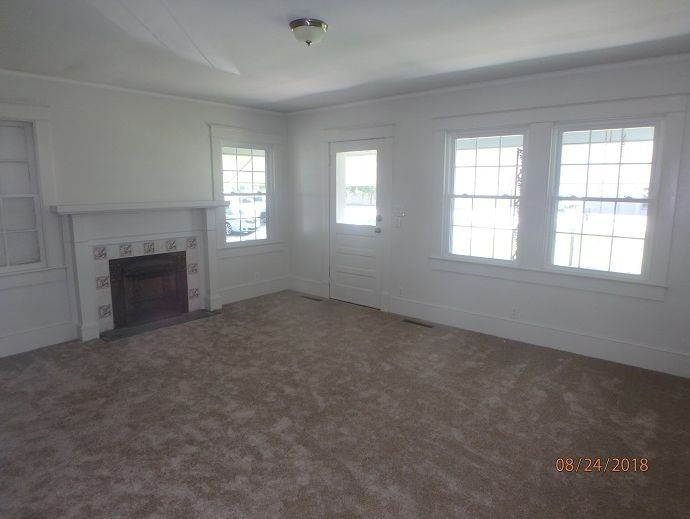 2230 Dickinson Ave - Photo 2 of 12