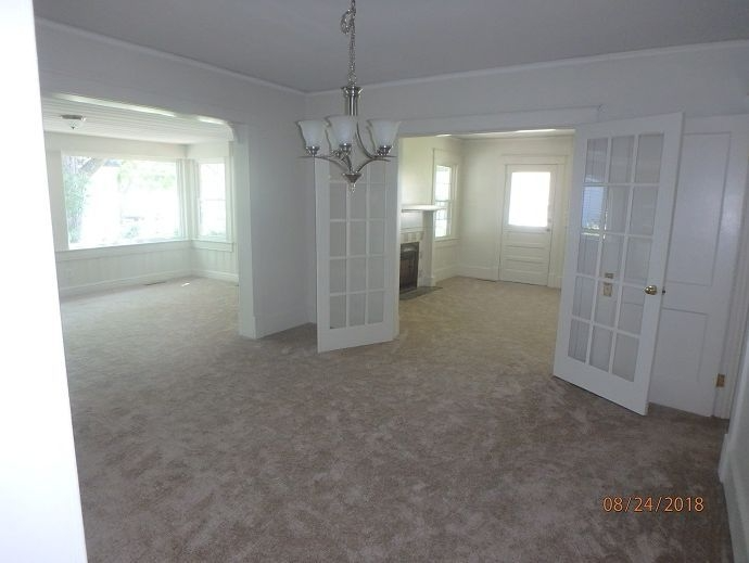 2230 Dickinson Ave - Photo 3 of 12