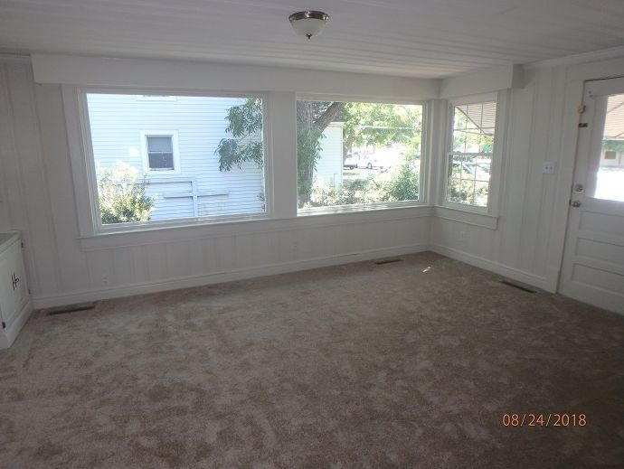 2230 Dickinson Ave - Photo 4 of 12