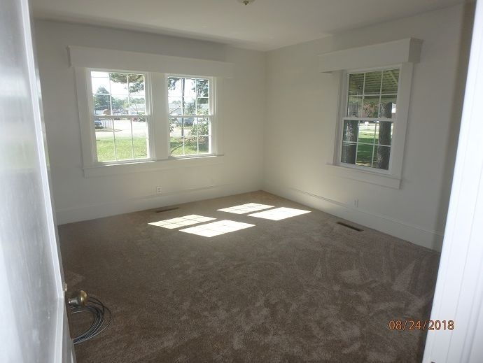 2230 Dickinson Ave - Photo 6 of 12