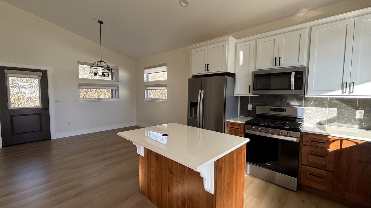 3040 Nellie Way - Photo 3 of 28