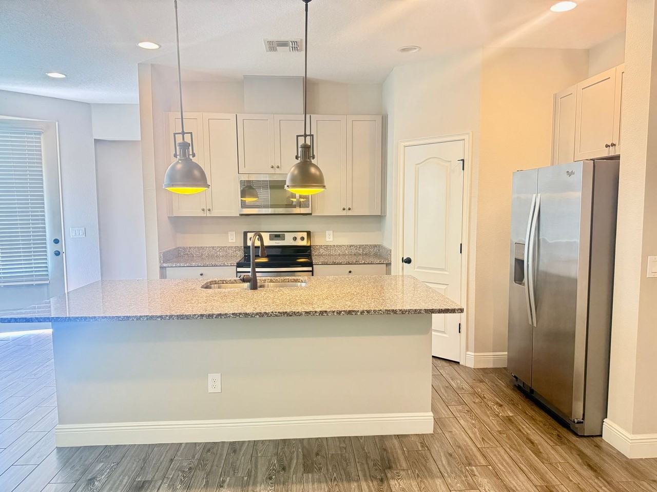 15530 Honeybell Dr - Photo 6 of 36