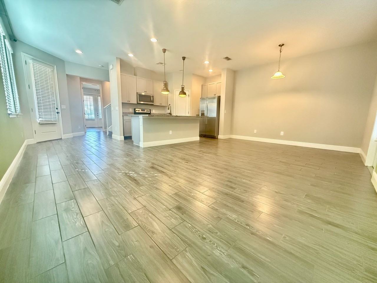 15530 Honeybell Dr - Photo 3 of 36