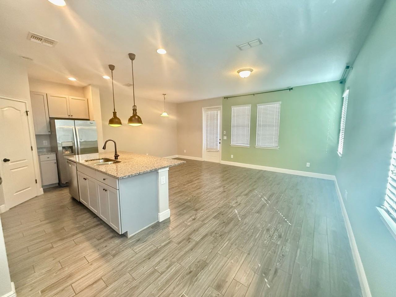 15530 Honeybell Dr - Photo 2 of 36