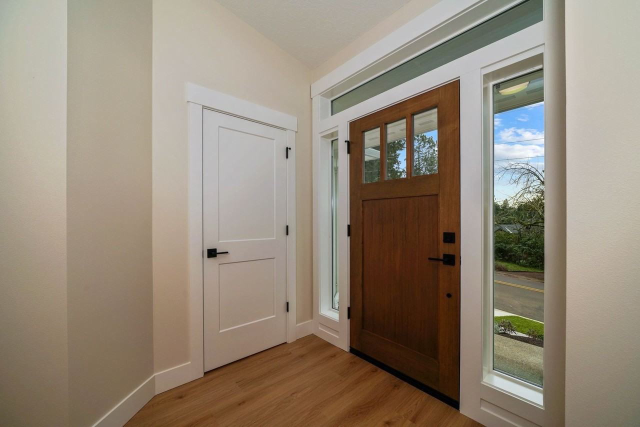 6755 Devon Ave Se - Photo 2 of 50