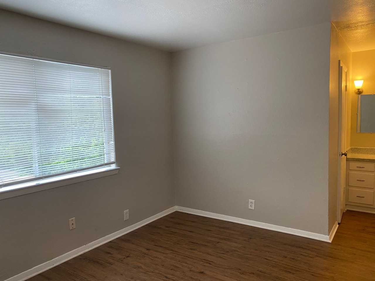 Monarch Court - Photo 6 of 15