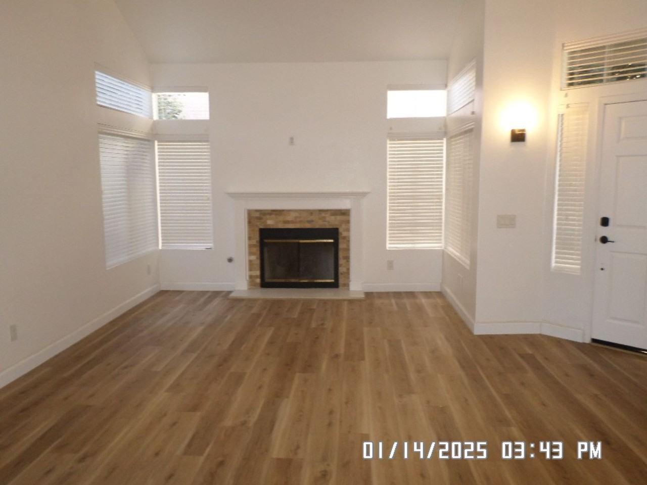 2149 Bluewater Ln - Photo 7 of 21