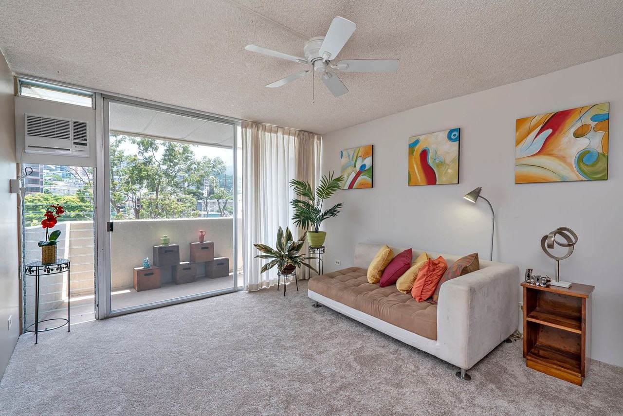 1050 Kinau St - Photo 4 of 17