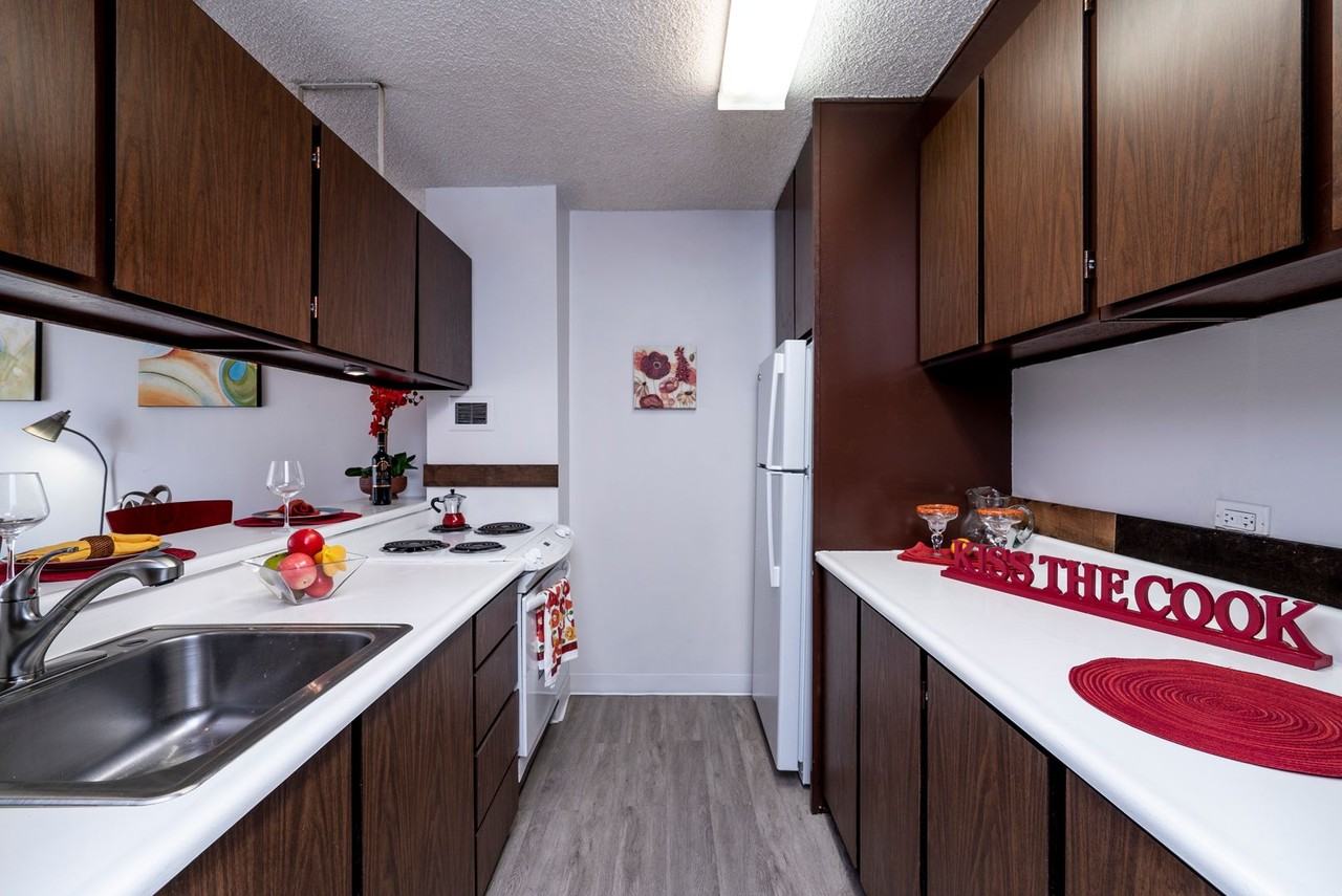 1050 Kinau St - Photo 6 of 17