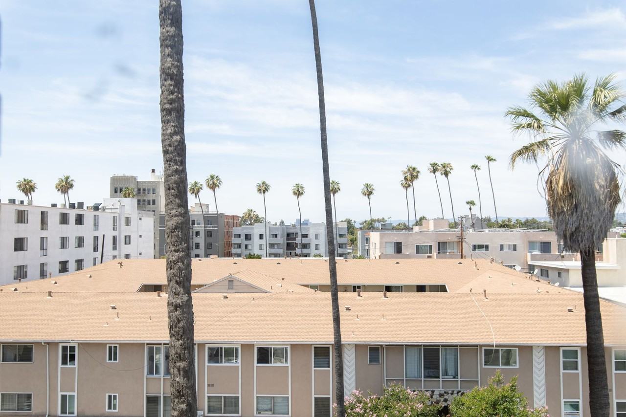 Renovated and unique apartments! - Photo 2 of 6