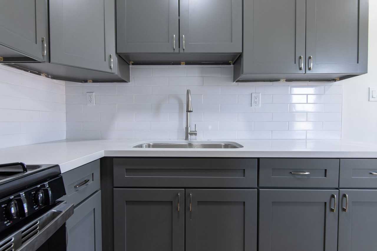 Renovated and unique apartments! - Photo 5 of 6