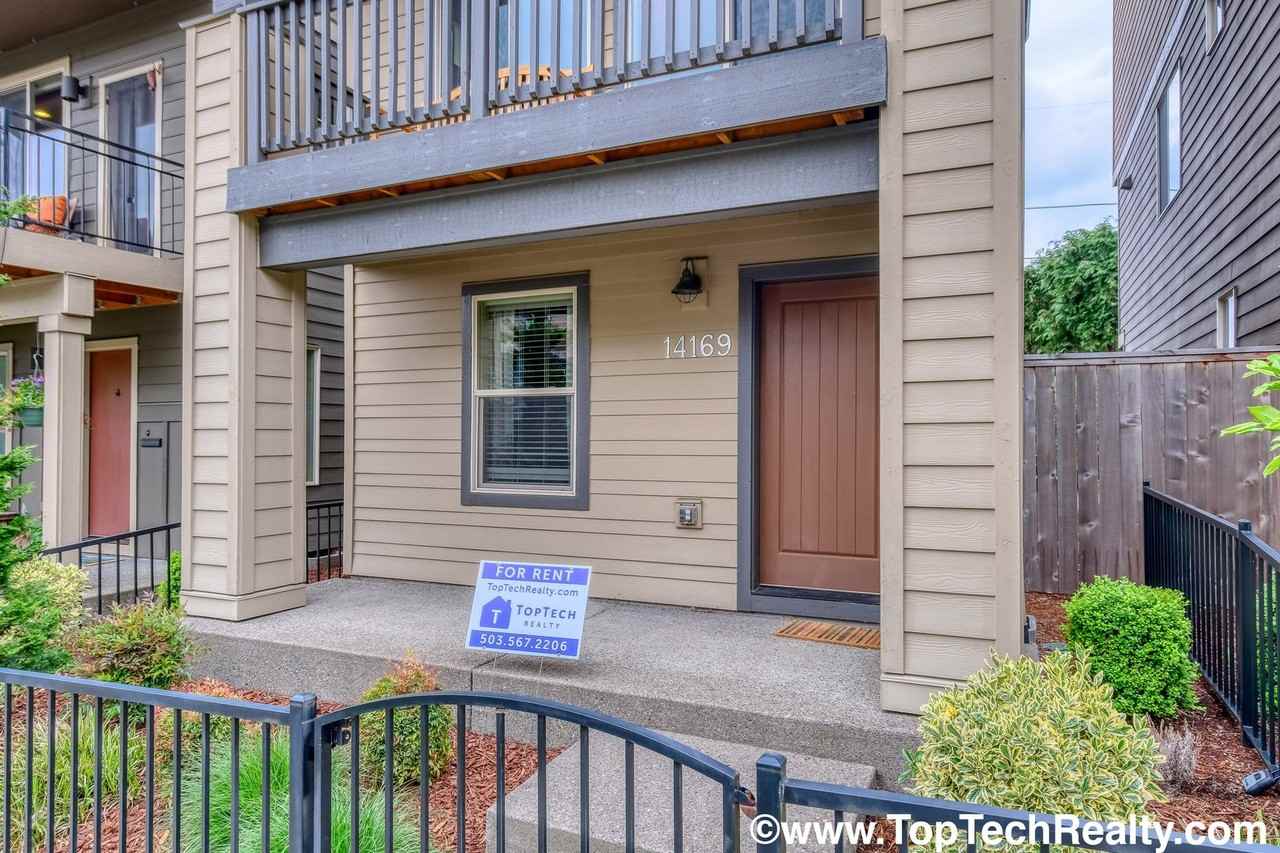 14169 Southwest Compass Drive - Photo 2 of 32