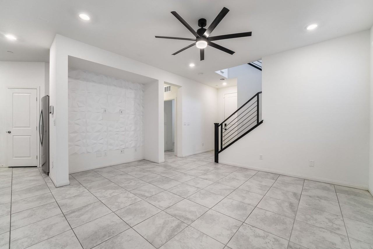 2479 Bellinzona Pl - Photo 6 of 23