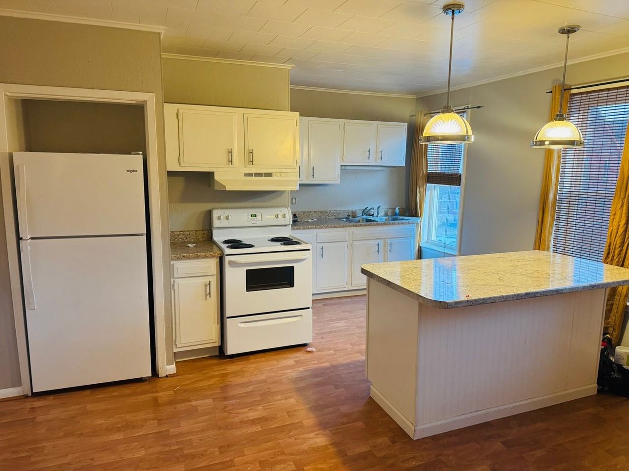 253 W 17th St - Photo 2 of 16