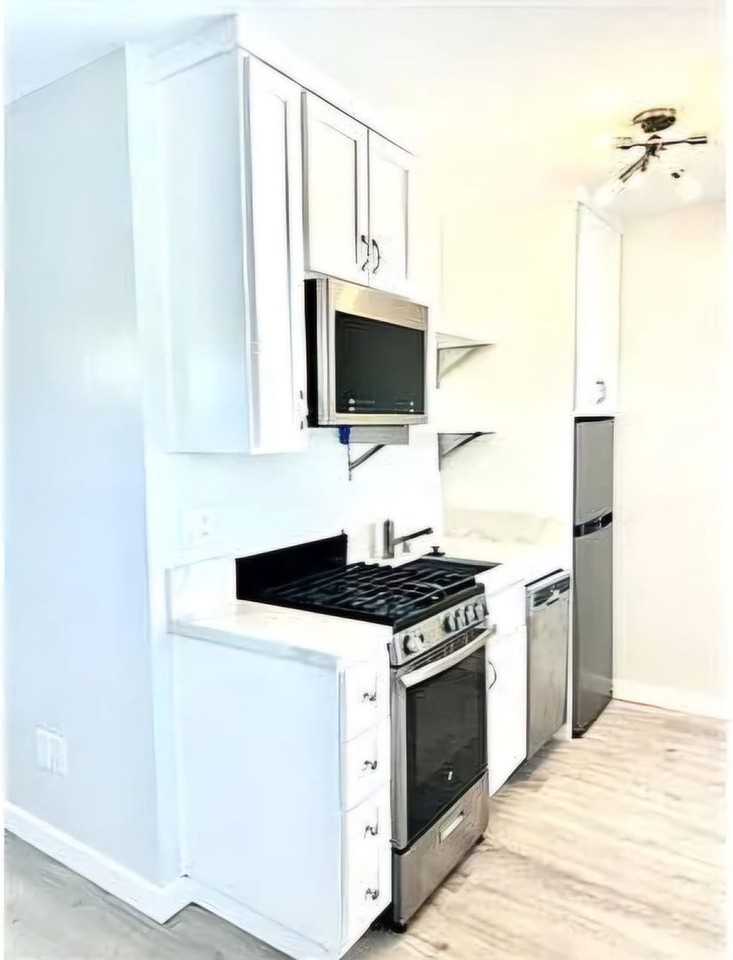 613 S Prairie Ave #2 - Photo 3 of 6